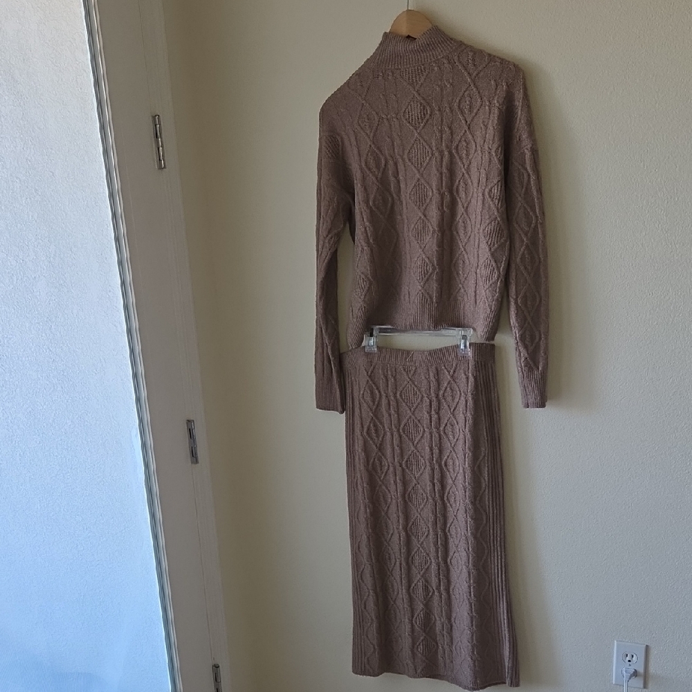 OLIVE + OAK Tan Cable Knit Sweater and Skirt Set 2 Pieces Mock Neck Sz M - Picture 5 of 14
